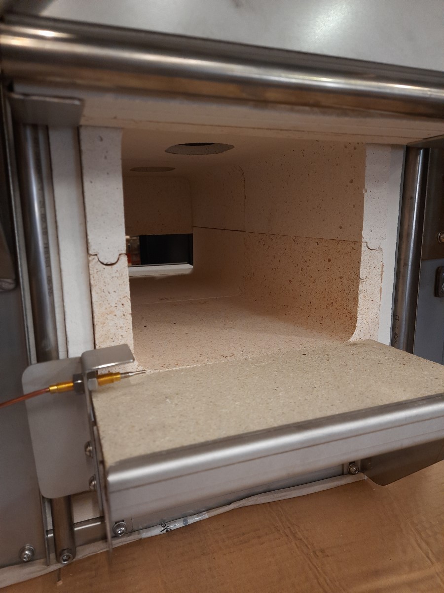 (BLOB)propane gas forge oven type P-302-4 (BLOB)propane gas forge oven type P-302-4