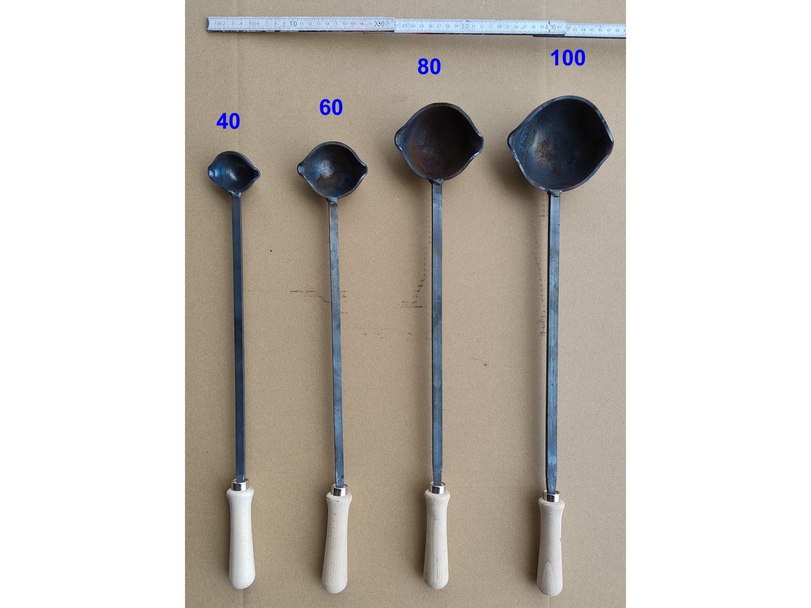 casting spoon 40 mm with wooden handle