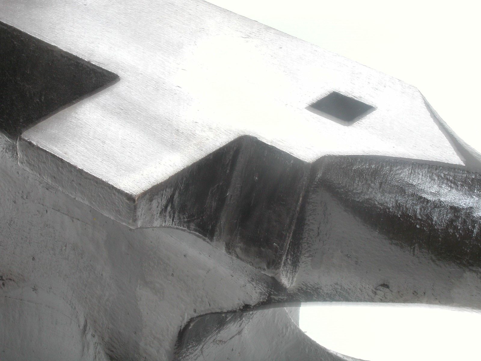 (BLOB)anvil Swiss form 220 kg-2 (BLOB)anvil Swiss form 220 kg-2