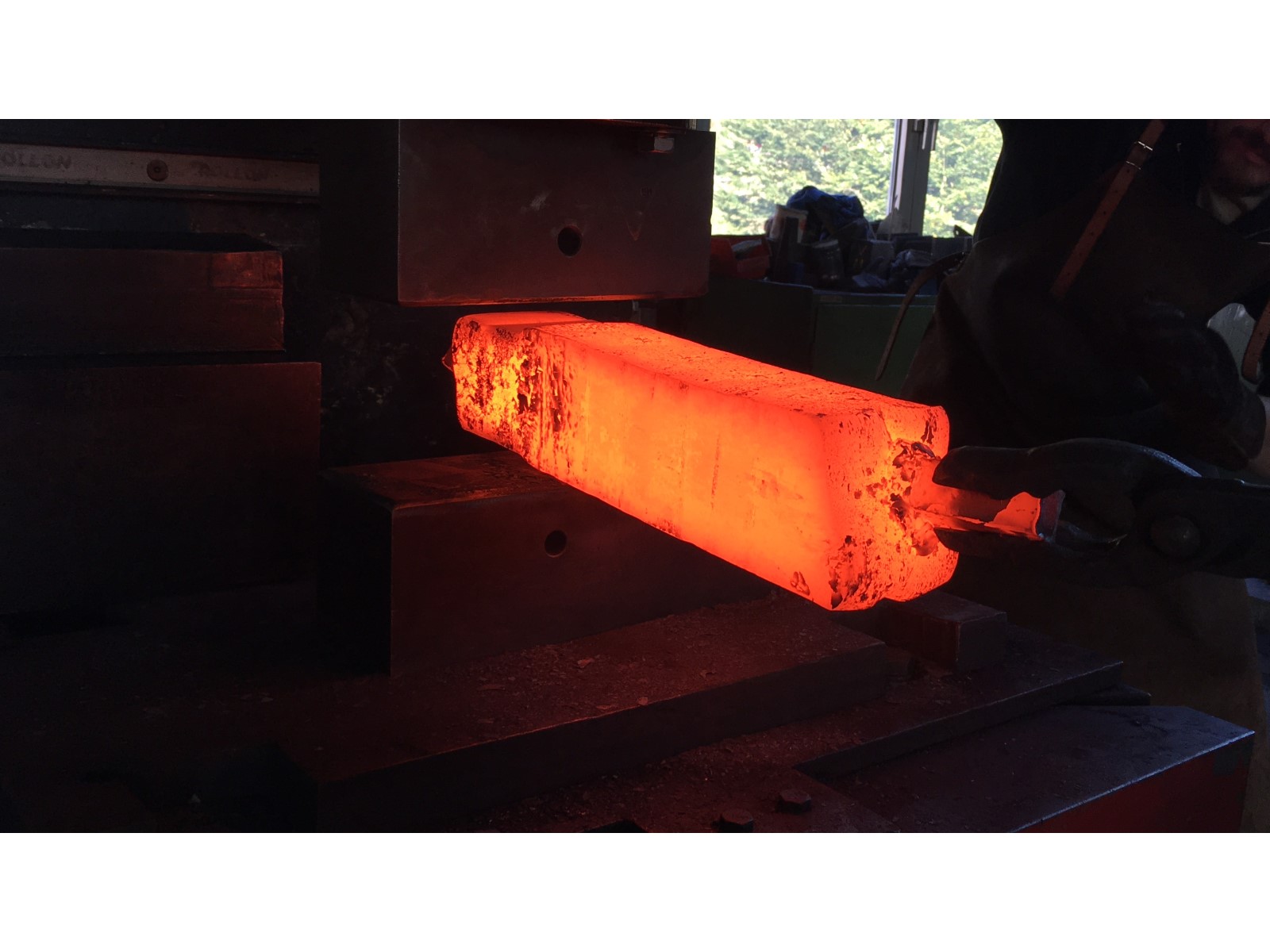 (BLOB)acier damas (carbon) "Herringbone" -2 (BLOB)acier damas (carbon) "Herringbone" -2