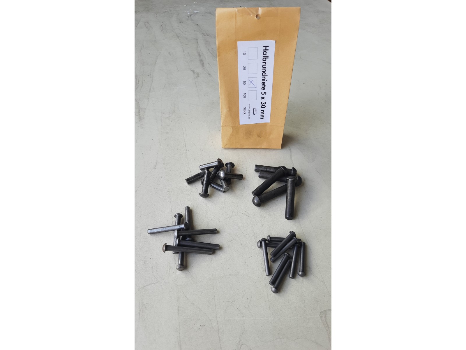 (BLOB)Assortiment rivets tête ronde (petit)-3 (BLOB)Assortiment rivets tête ronde (petit)-3