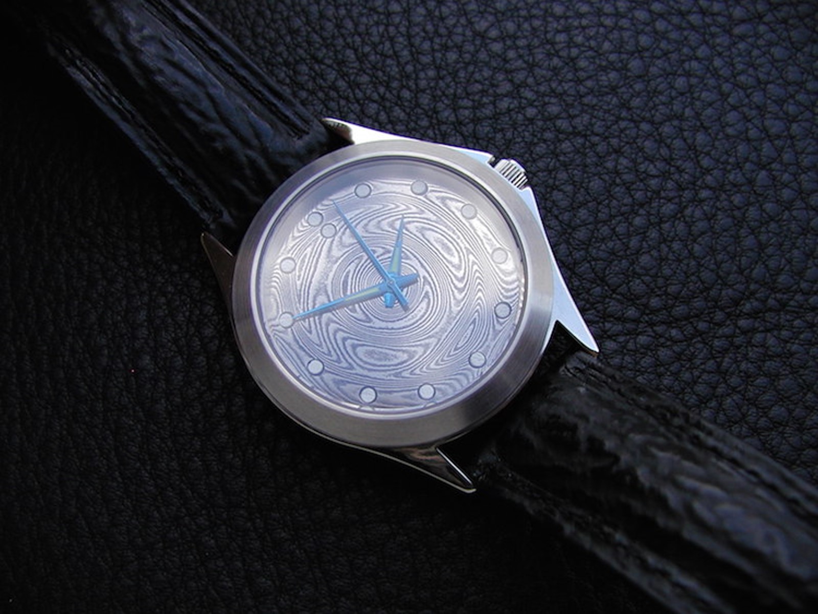 (BLOB)acier damas "vagues" (carbon) -2 (BLOB)acier damas "vagues" (carbon) -2