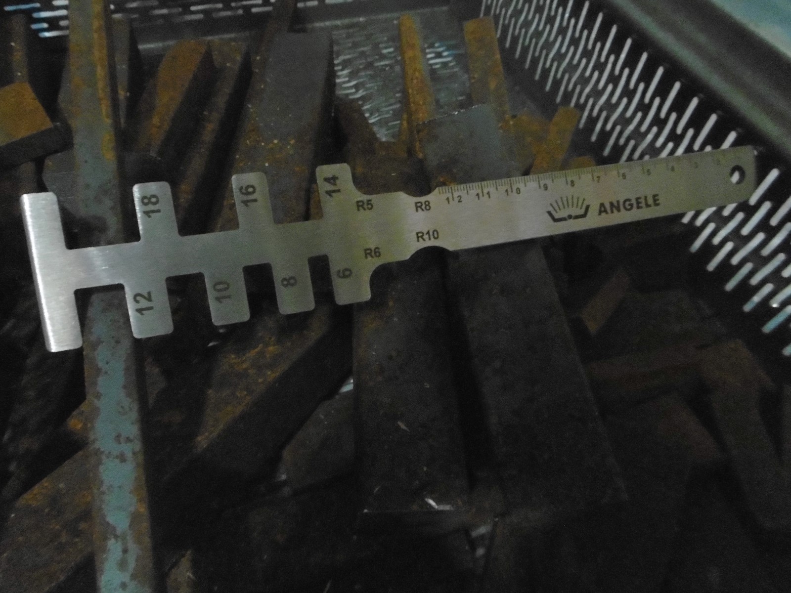 (BLOB)Forging gauge stainless steel-2 (BLOB)Forging gauge stainless steel-2